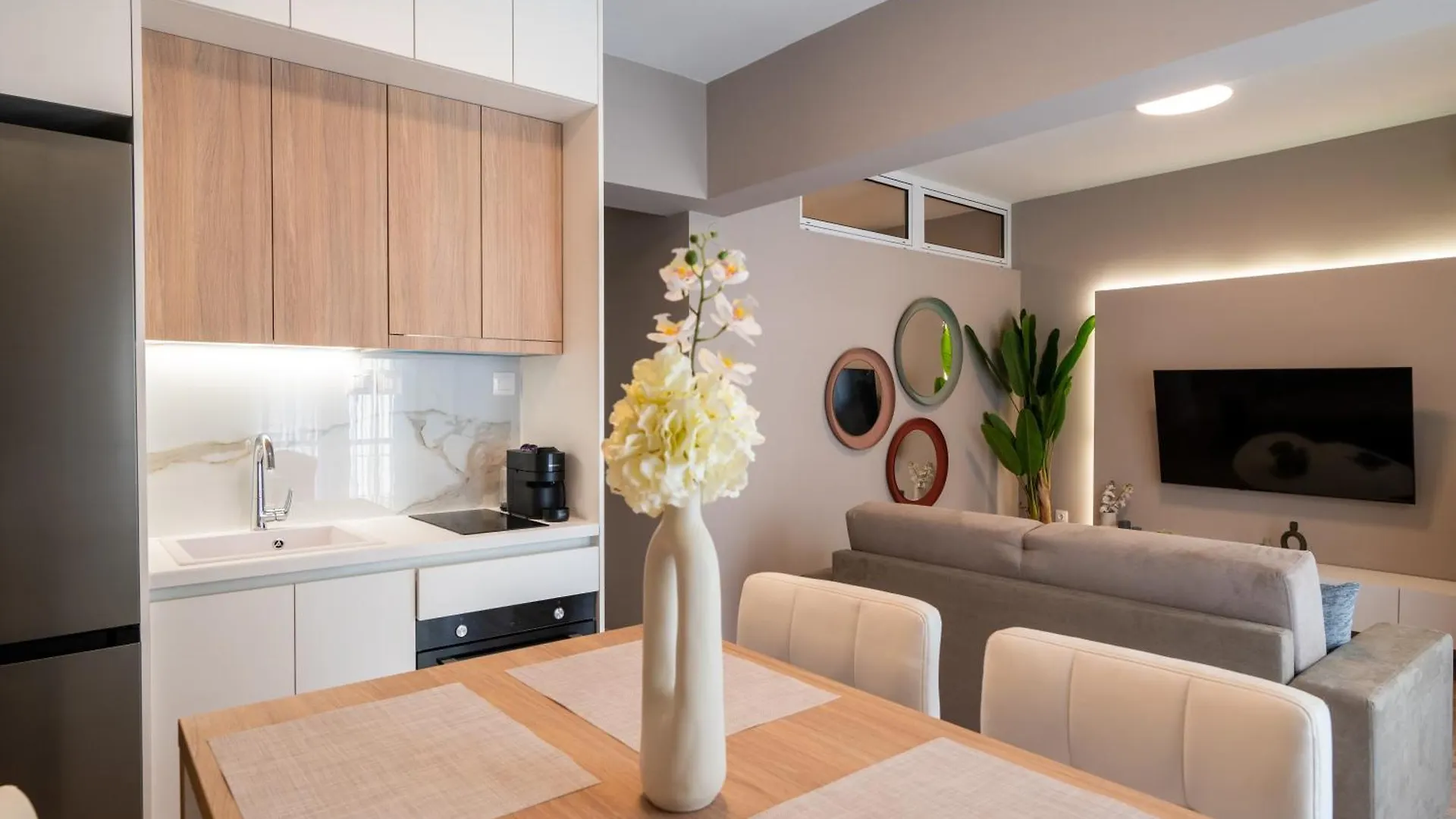 Urban Elegance By Nest Apartment Thessaloniki 0*,  Greece